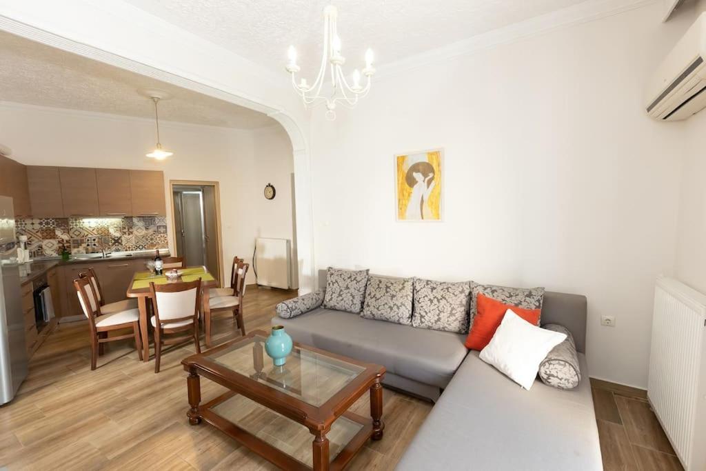 Spacious Apartment In Old Town - Private Parking Thessaloniki Exterior photo
